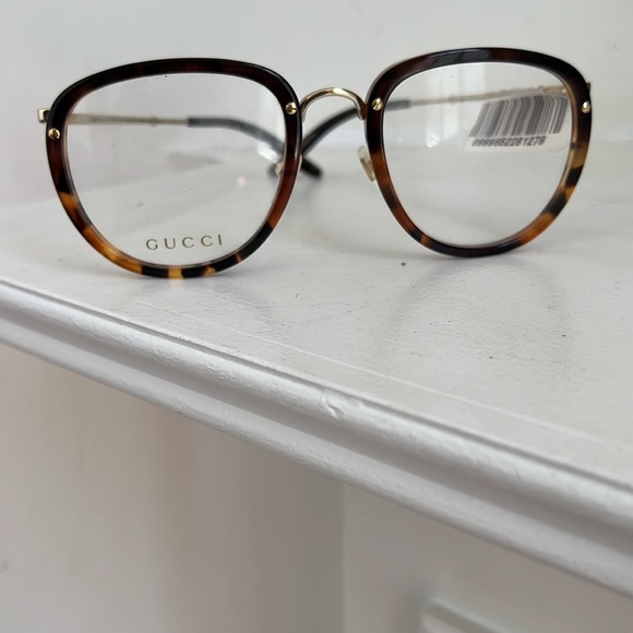 Gucci clear lens 🔥🔥🔥 - Picture 2 of 3